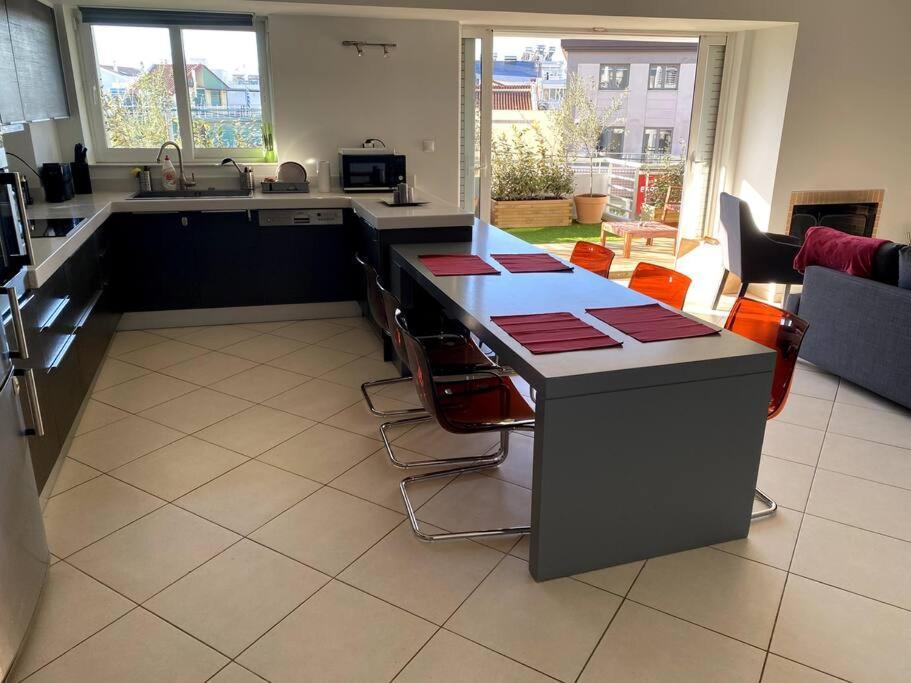 אתונה Spacious And Sunkissed 3Br & 2 Bathrooms Apartment מראה חיצוני תמונה