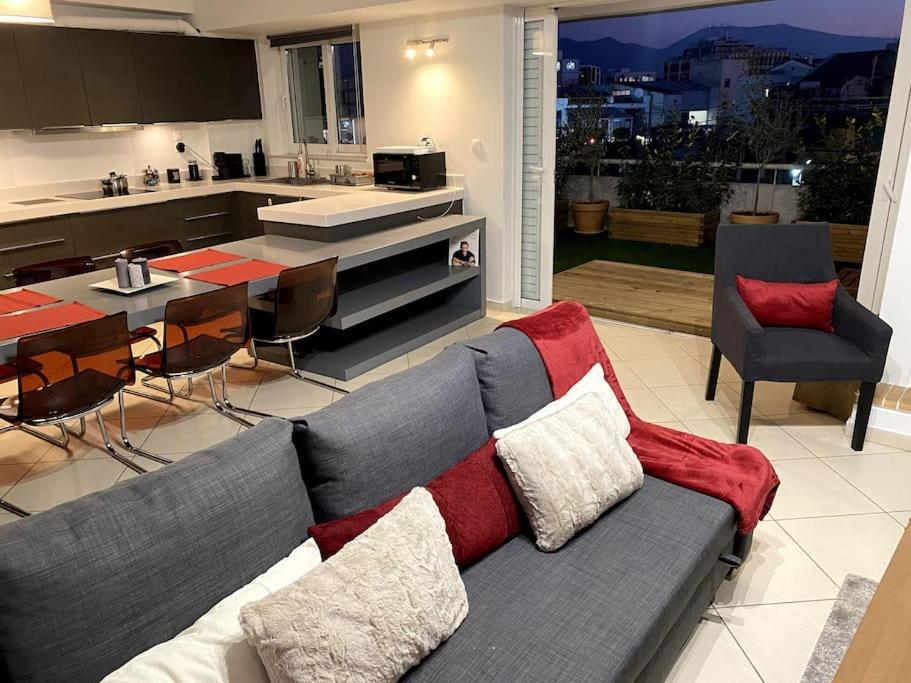 אתונה Spacious And Sunkissed 3Br & 2 Bathrooms Apartment מראה חיצוני תמונה