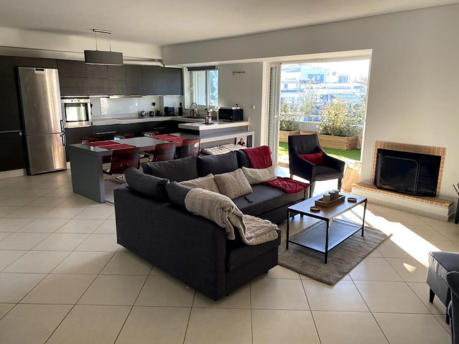אתונה Spacious And Sunkissed 3Br & 2 Bathrooms Apartment מראה חיצוני תמונה