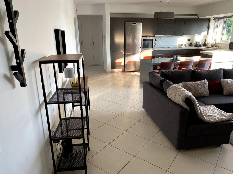 אתונה Spacious And Sunkissed 3Br & 2 Bathrooms Apartment מראה חיצוני תמונה