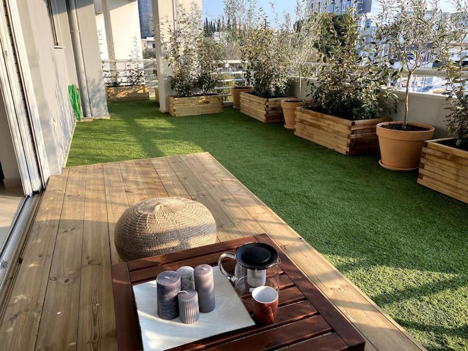 אתונה Spacious And Sunkissed 3Br & 2 Bathrooms Apartment מראה חיצוני תמונה