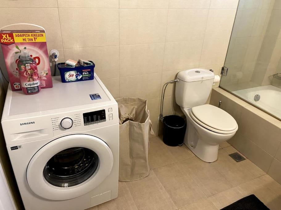 אתונה Spacious And Sunkissed 3Br & 2 Bathrooms Apartment מראה חיצוני תמונה