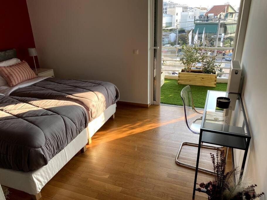 אתונה Spacious And Sunkissed 3Br & 2 Bathrooms Apartment מראה חיצוני תמונה
