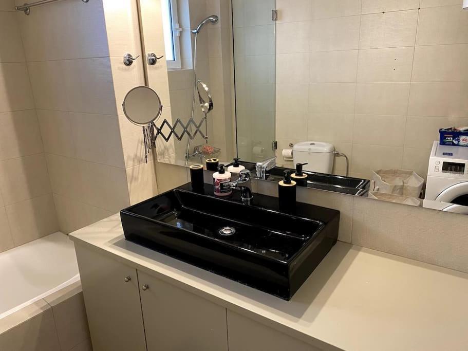 אתונה Spacious And Sunkissed 3Br & 2 Bathrooms Apartment מראה חיצוני תמונה